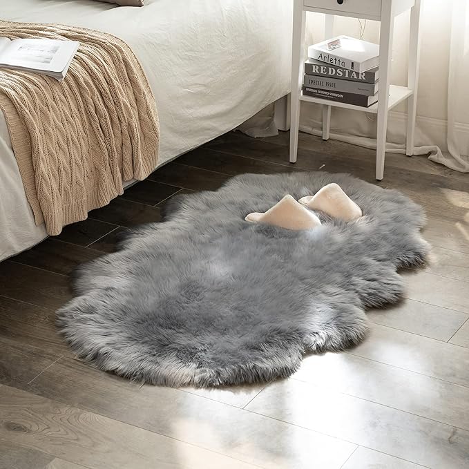 MIULEE Luxury Super Soft Fluffy Area Rug Faux Fur Sheepskin Rug Decorative by MIULEE