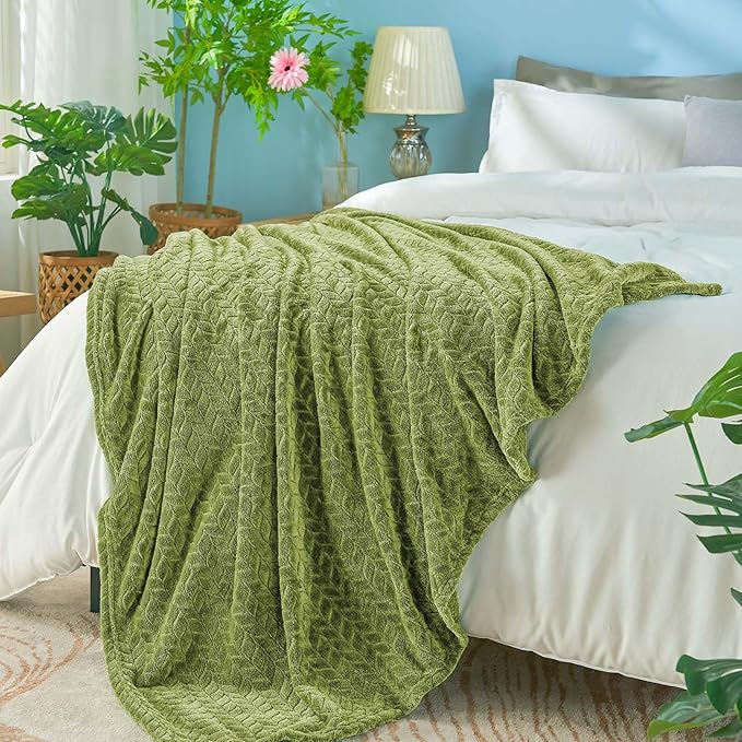 inhand Sage Green Fleece Queen Blanket - Image 4