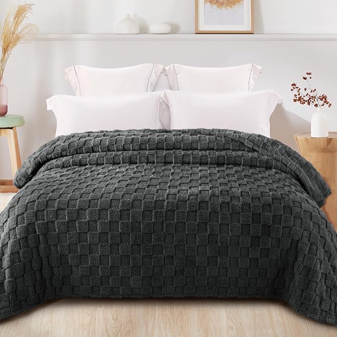 Exclusivo Mezcla Twin Size Flannel Fleece Blanket, Super Soft and Warm - Image 3