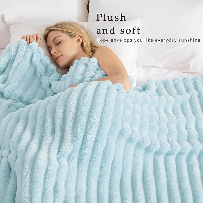 Exclusivo Mezcla King Size Flannel Fleece Blanket, Super Soft Striped Jacquard - Image 2