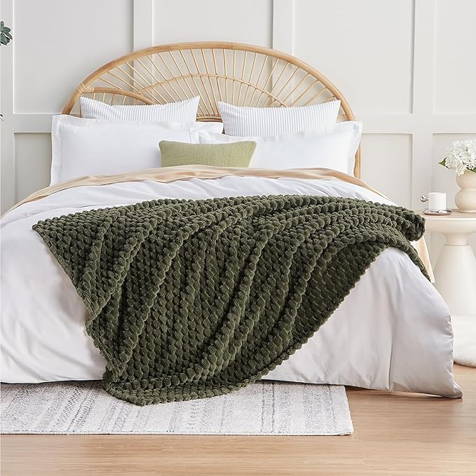 EXQ Home Fleece Throw Blanket for Couch or Bed - Image 2
