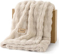 Bedsure 3D Fleece Bubble Blanket by BEDSURE