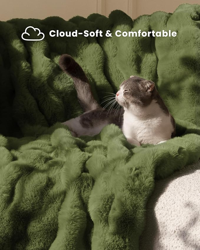 Ultra Soft Cozy Faux Fur Throw Blanket, Fuzzy Plush Thick Bubble Blanket - Image 3