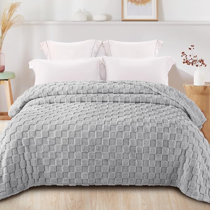 Exclusivo Mezcla King Size Flannel Fleece Blanket, Super Soft and Warm - Image 3