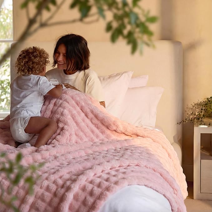 Bedsure 3D Fleece Bubble Blanket - Image 9