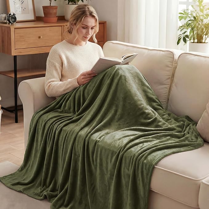 Exclusivo Mezcla Fleece Olive Green Throw Blanket - Image 2
