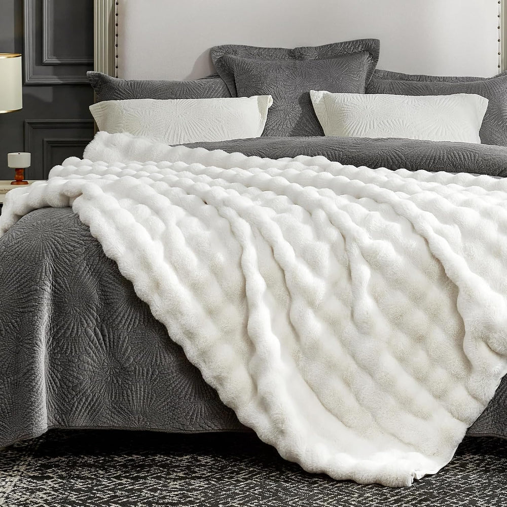 Cozy Bliss Bubble Faux Fur Throw Blanket for Couch, 50"x60", Cream ...