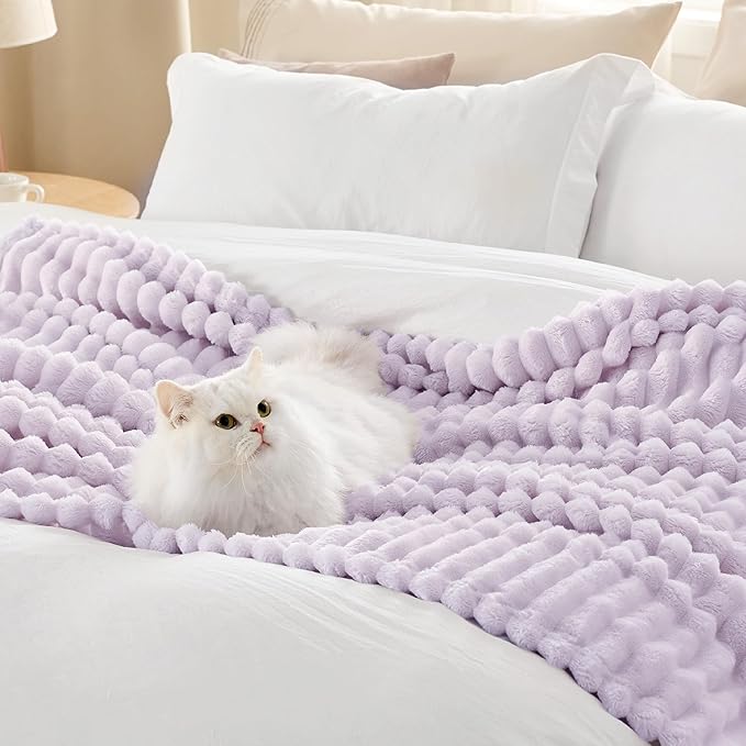 Bedsure GentleSoft Lavender Fog Fleece Blanket - Image 7