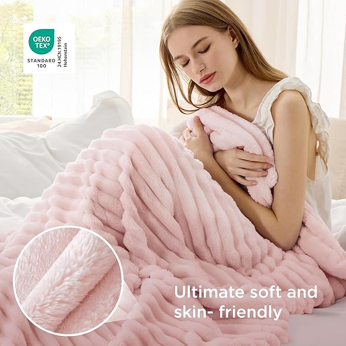Bedsure GentleSoft Crystal Pink Fleece Blanket - Image 4