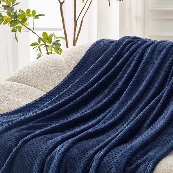 Exclusivo Mezcla Fleece Bed Blanket Twin Size, Super Soft and Warm Blankets - Image 5