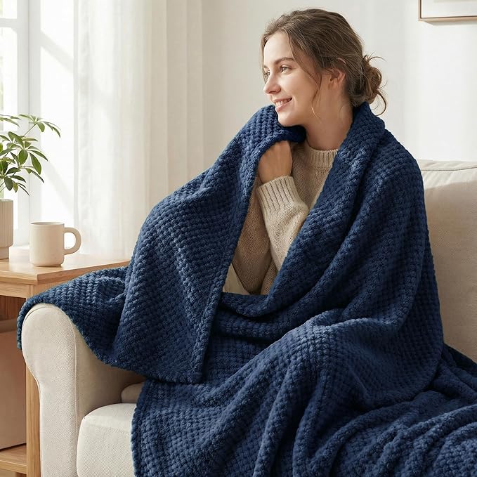 Exclusivo Mezcla Fleece Bed Blanket Twin Size, Super Soft and Warm Blankets - Image 2