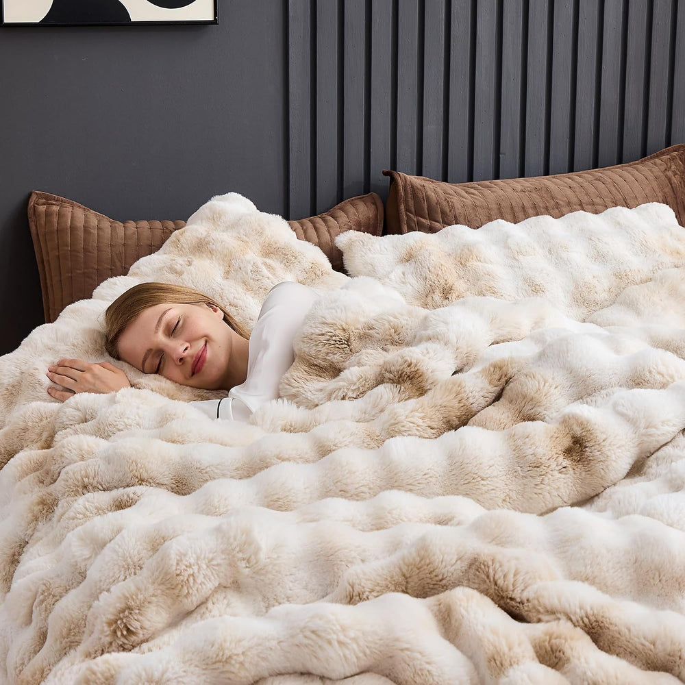 Wonderful - 3D Bubble Tie Dye Faux Rabbit Fur Comforter Set, Queen, Beige