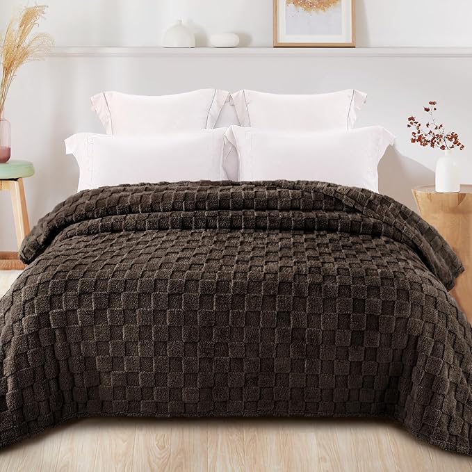 Exclusivo Mezcla Twin Size Flannel Fleece Blanket, Super Soft and Warm - Image 3