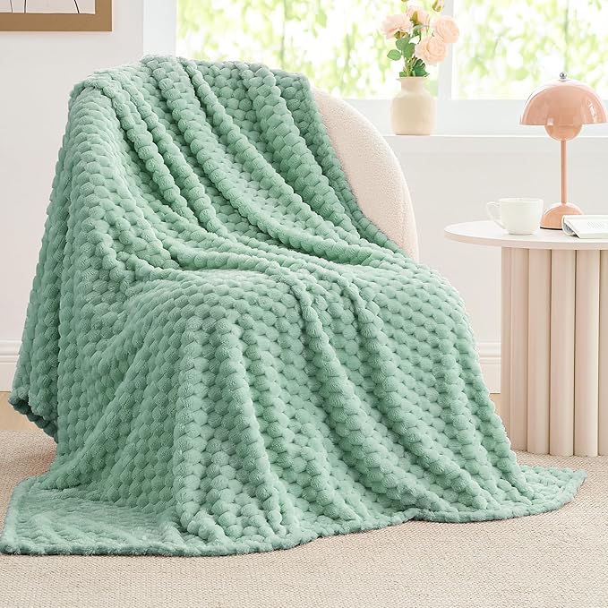 BEDELITE Fleece Throw Blanket for Couch & Bed by BEDELITE