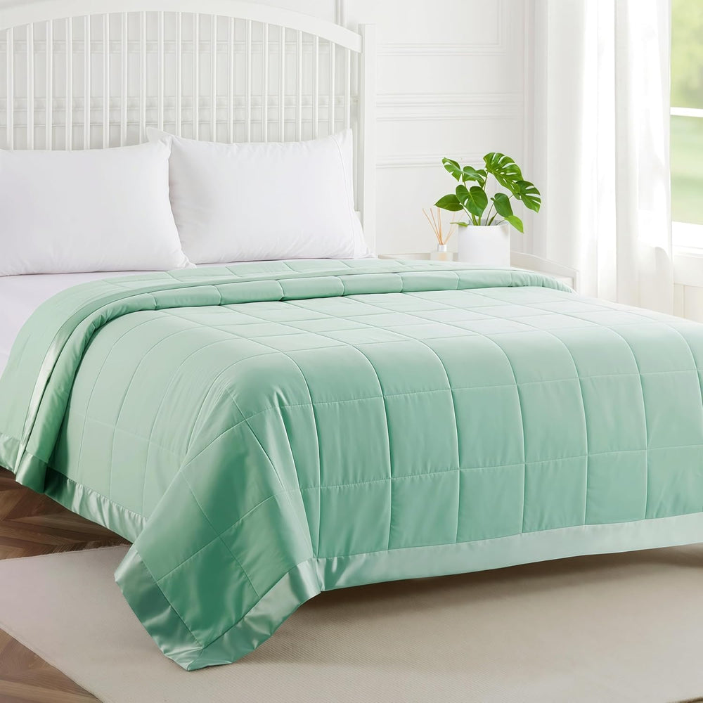 COMFLIVE King Down Alternative Blanket - Lightweight Satin Trim, Green