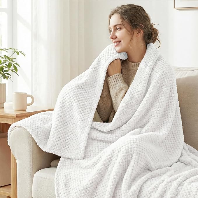 Exclusivo Mezcla Fleece Bed Blanket King Size, Super Soft and Warm Blankets - Image 2