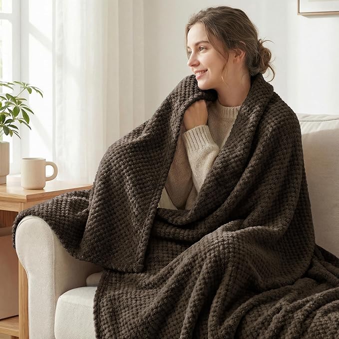 Exclusivo Mezcla Fleece Bed Blanket Twin Size, Super Soft and Warm Blankets - Image 2
