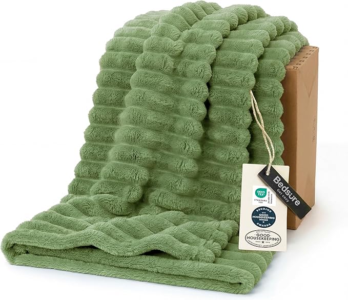 Bedsure GentleSoft Christmas Throw Blanket by BEDSURE