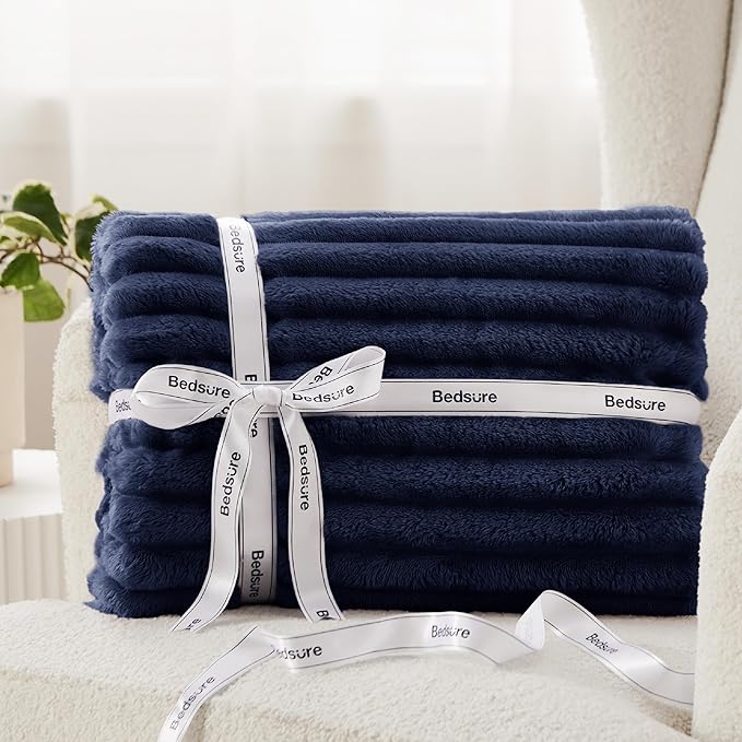 Bedsure GentleSoft Navy Blue Fleece Blanket - Image 9