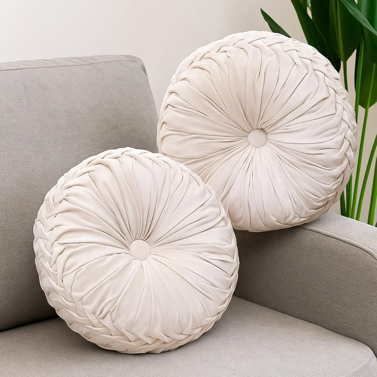 beeveer 2 pcs round throw pillows velvet pleated, main product view