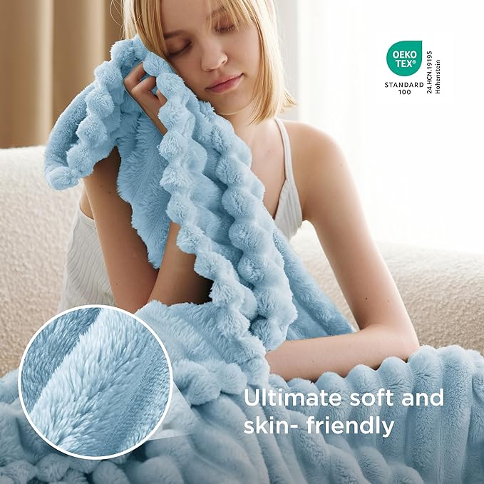 Bedsure GentleSoft Blue Throw Blanket - Image 4