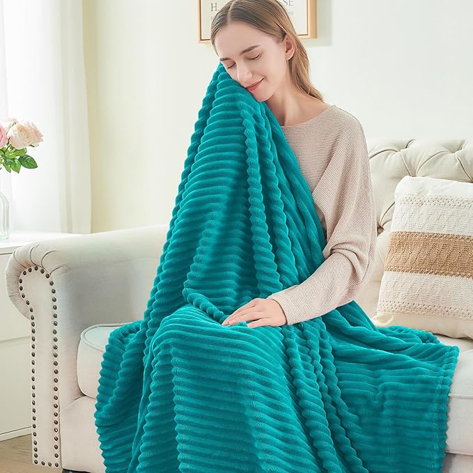 BEDELITE Fleece Blanket Queen Size – 3D Ribbed Jacquard Soft and Warm - Image 3