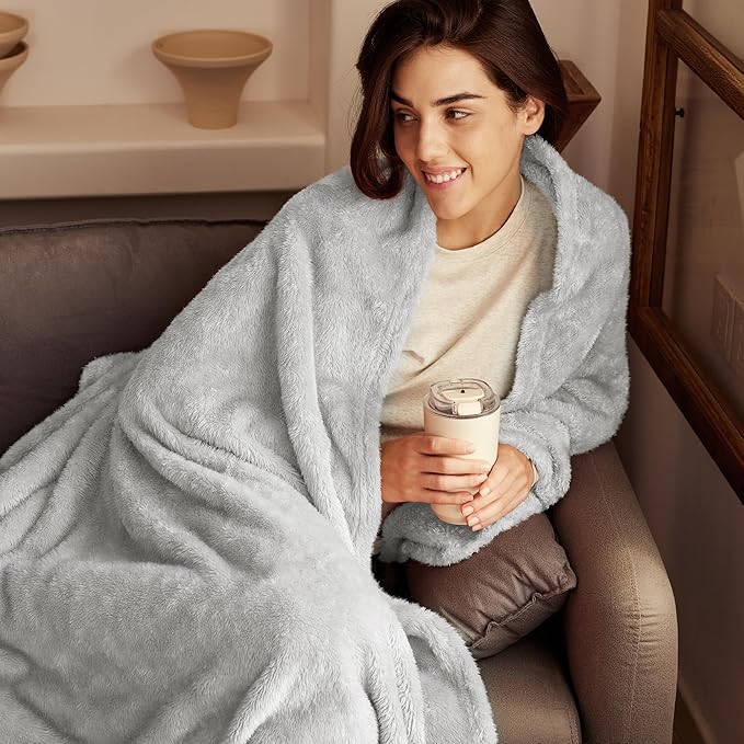 Exclusivo Mezcla Plush Fuzzy Fleece Throw Blanket Extra Large, Super Soft - Image 2