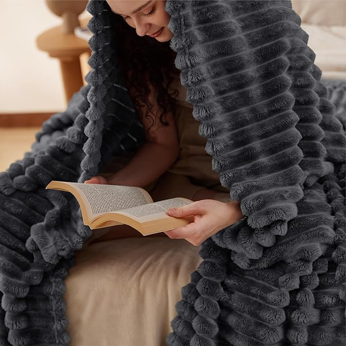 Bedsure GentleSoft Grey Full Blanket - Image 7