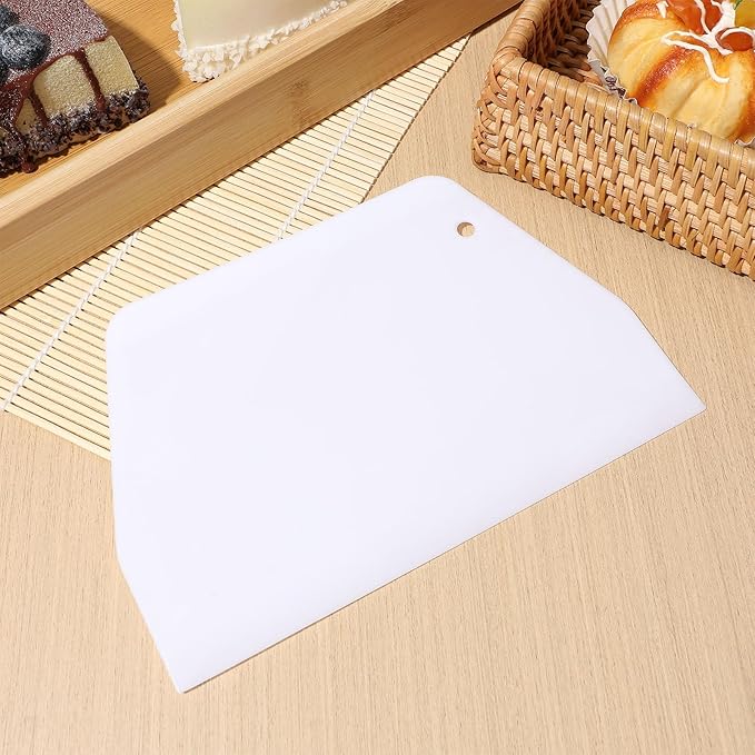 TEHAUX 2pcs Plastic Dough Scraper & Cake Decorating Tool - Image 9
