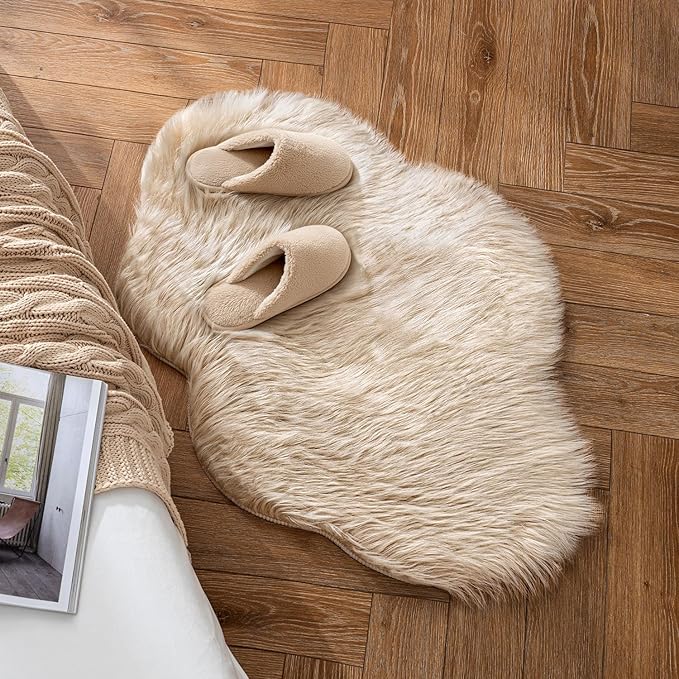 MIULEE Fluffy Rug Soft Shaggy Faux Fur Area Rug Luxury Plush Cloud Shape Carpet - Image 5