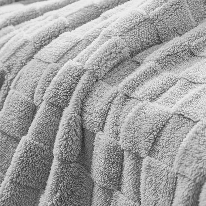 Exclusivo Mezcla King Size Flannel Fleece Blanket, Super Soft and Warm - Image 4