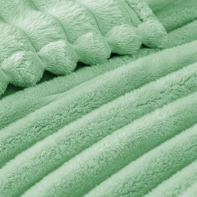 Exclusivo Mezcla Queen Size Flannel Fleece Blanket, Super Soft Striped Jacquard - Image 4