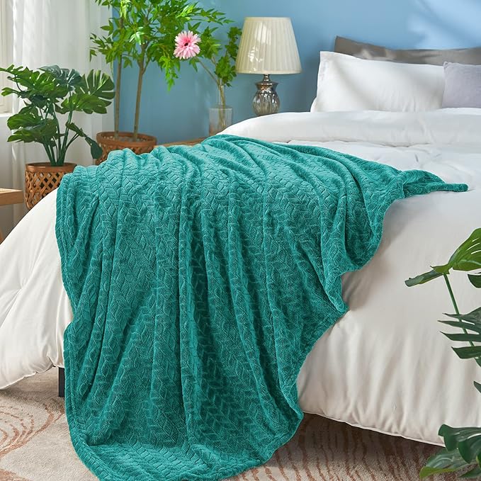 inhand Fleece Throw Blanket, Super Soft Fuzzy Blanket - Image 3