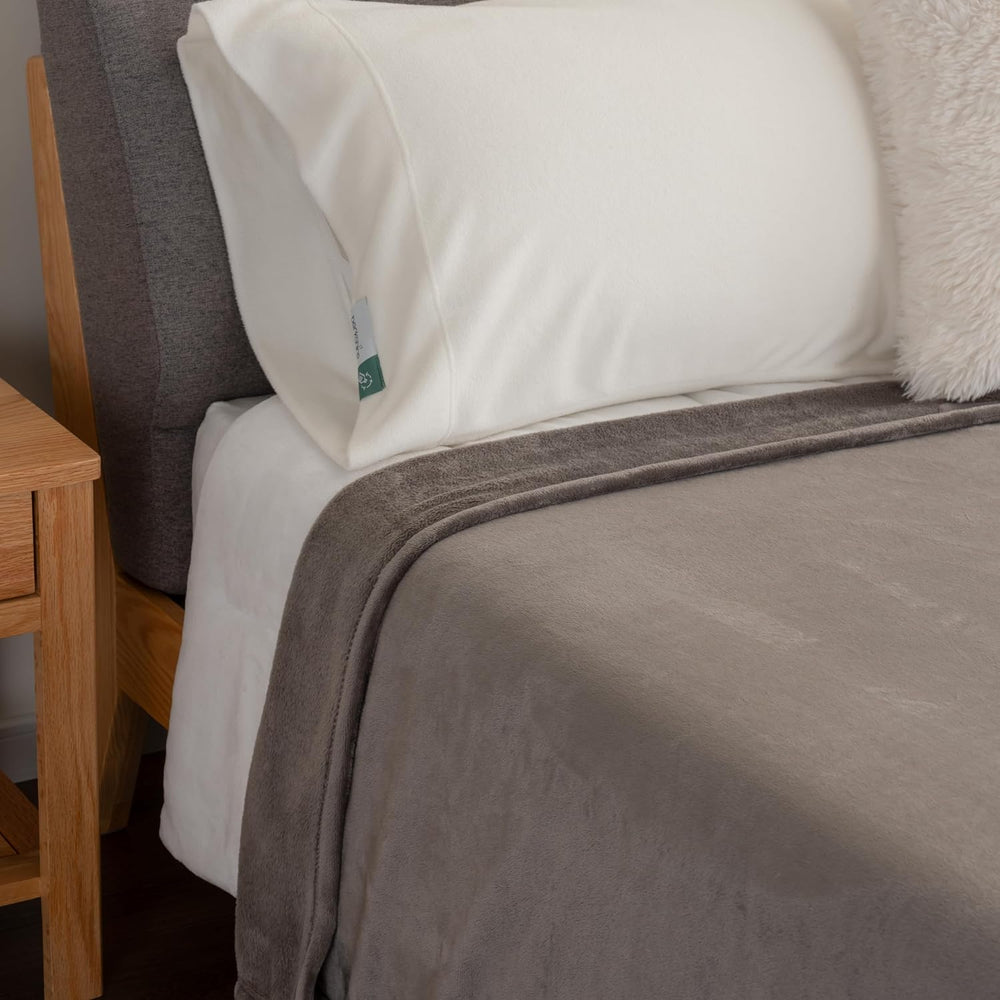 Berkshire Blanket Classic VelvetLoft® Solid Bed Blanket Queen Size,Lightweigh...