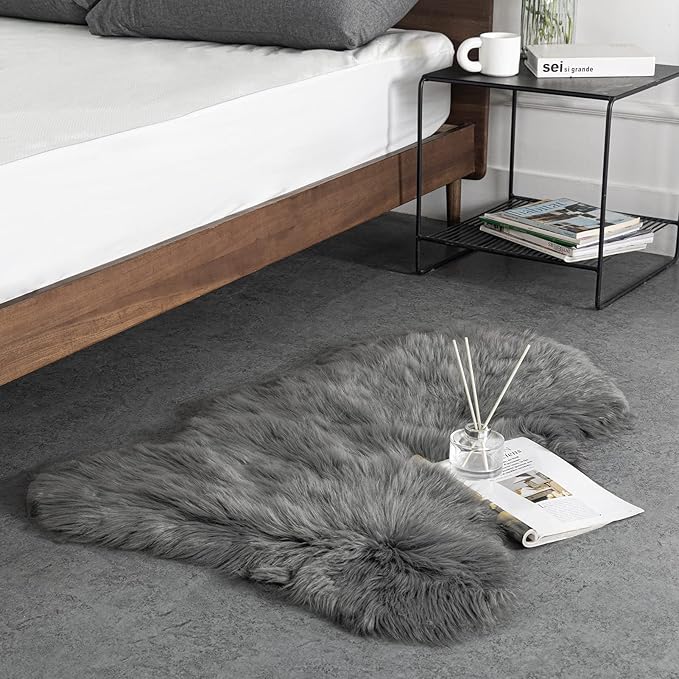 Ashler Faux Fur Rug, Fluffy Shaggy Area Rug Ultra Soft 2.3 x 3.3 Feet Sheepskin - Image 4