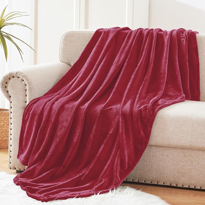 Exclusivo Mezcla Fleece Deep Red Throw Blanket - Image 3