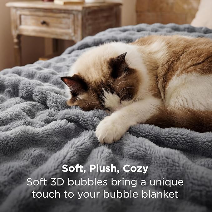 Bedsure 3D Fleece Bubble Blanket - Image 3