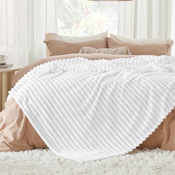 Bedsure GentleSoft White California King Size Blanket - Image 2