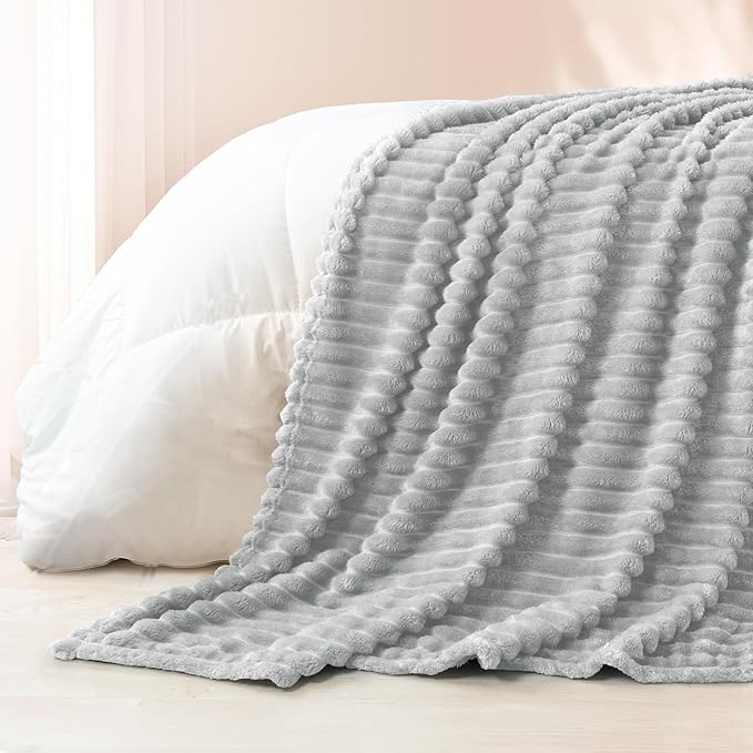 Exclusivo Mezcla California King Size Flannel Fleece Blanket, Super Soft - Image 5
