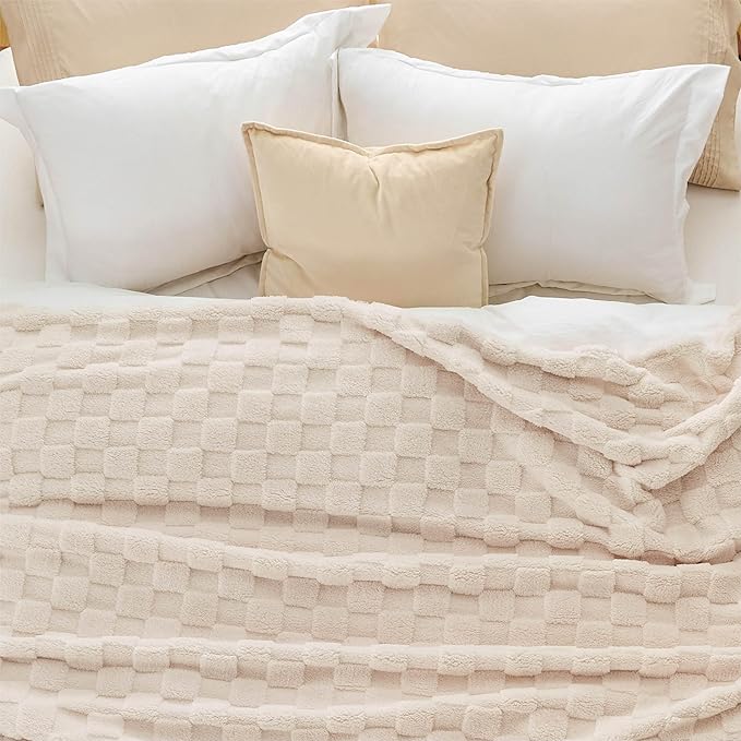 Bedsure GentleSoft Blankets Queen Size - Image 6