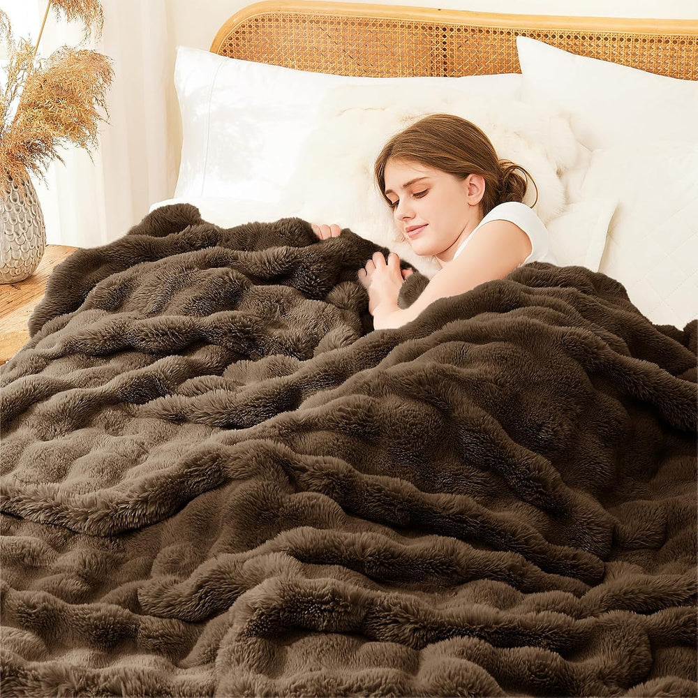 L'AGRATY Faux Rabbit Fur Throw Blanket for Couch, 60'' x 80'&...