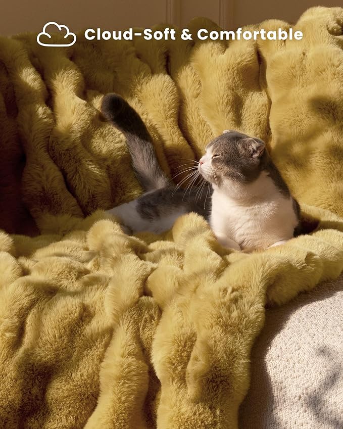 Ultra Soft Cozy Faux Fur Throw Blanket, Fuzzy Plush Thick Bubble Blanket - Image 2