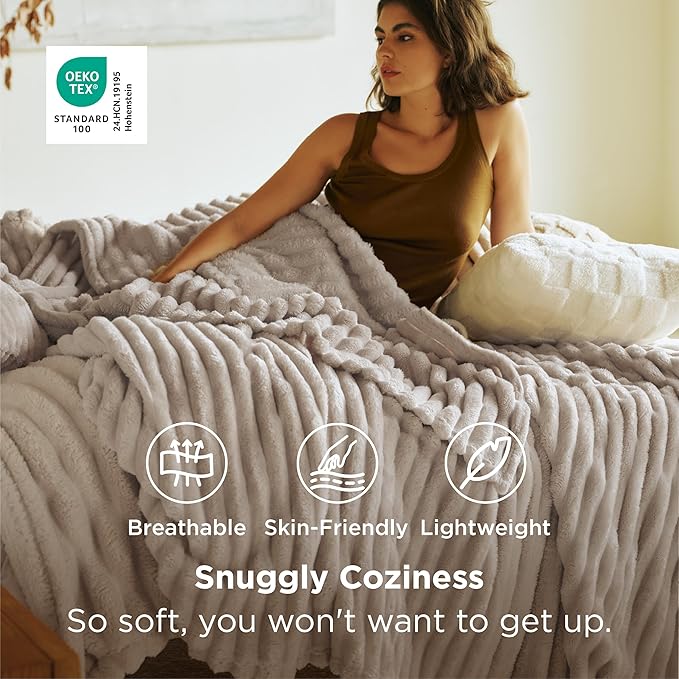 Bedsure GentleSoft Fleece Bed Blankets Full Size - Image 3