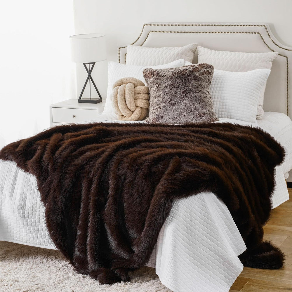Battilo Faux Fur Throw Blanket, Luxury Fluffy Brown Blankets, 50"x60"