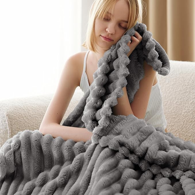 Bedsure GentleSoft Frost Gray Twin Blanket - Image 4
