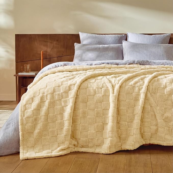Bedsure GentleSoft Blankets Queen Size - Image 5