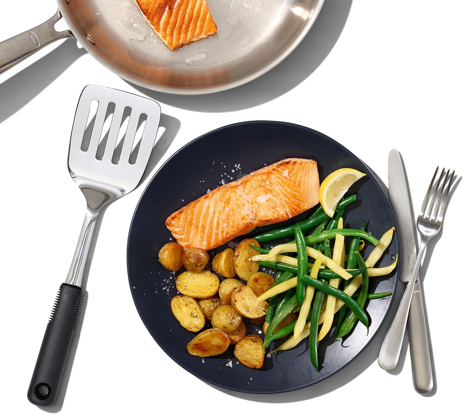 OXO Good Grips Stainless Steel Turner, Cooking Spatula, Heat Resistant | Flexible Head For Fish, Stainless Steel Spatula, Comfortable Grip, Kitchen Turner For Grilling