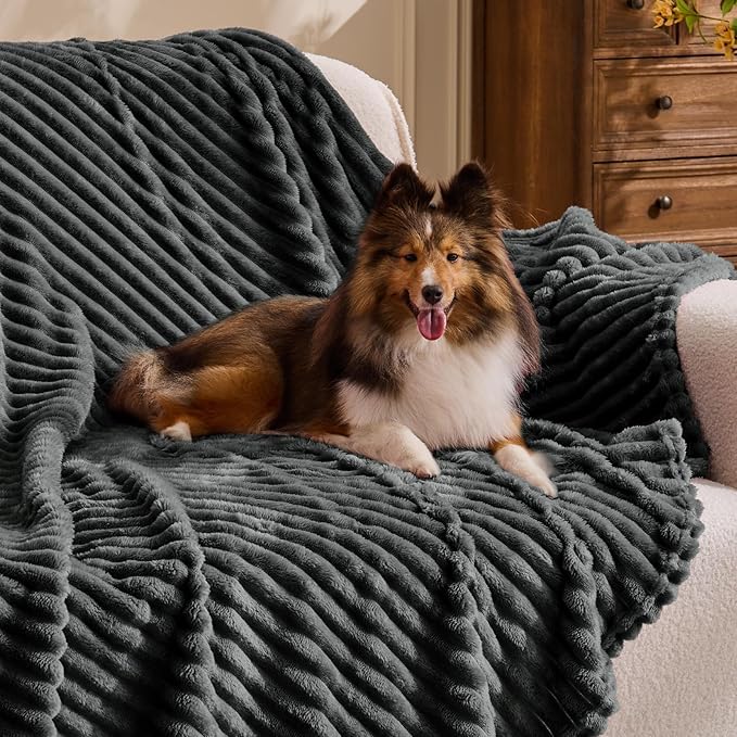 BEDELITE Fleece Blanket Twin Size – 3D Ribbed Jacquard Soft and Warm Decorative - Image 3