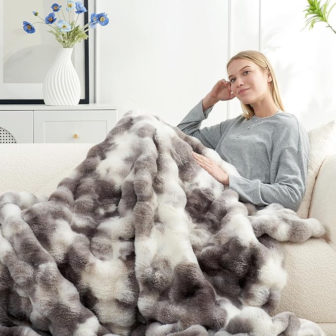 Cozy Bliss Faux Fur Throw Blanket - Image 5