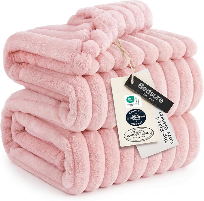 Bedsure GentleSoft Coral Pink Fleece Queen Blanket by BEDSURE